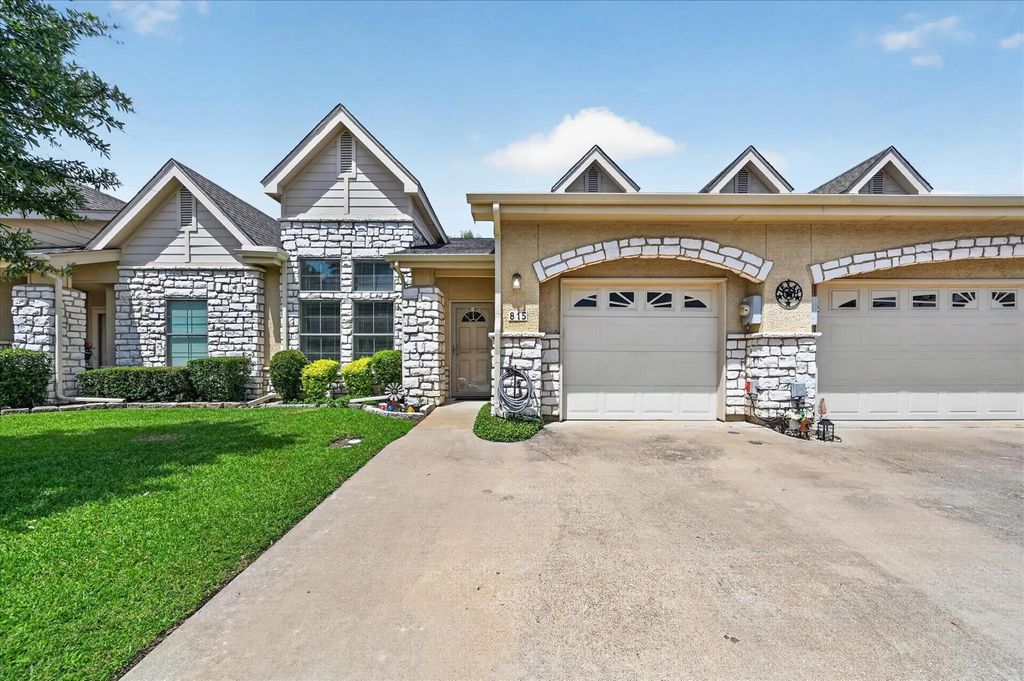 815 Earhart Avenue, Grand Prairie