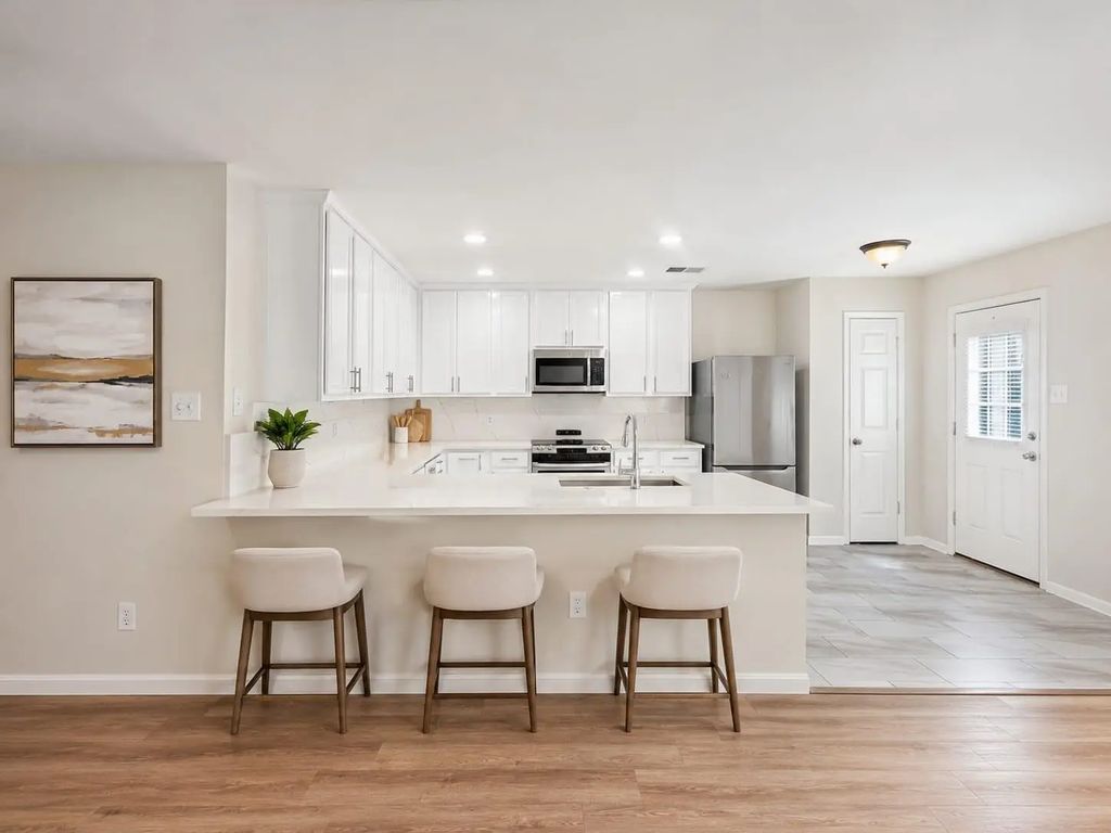 512 Darlene Trail, Euless