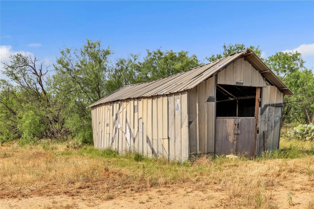 14175 State Highway 6, Moran