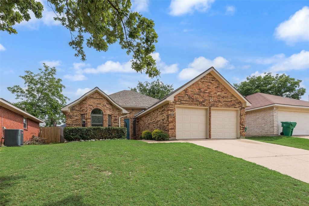 907 Sharp Drive, Cedar Hill