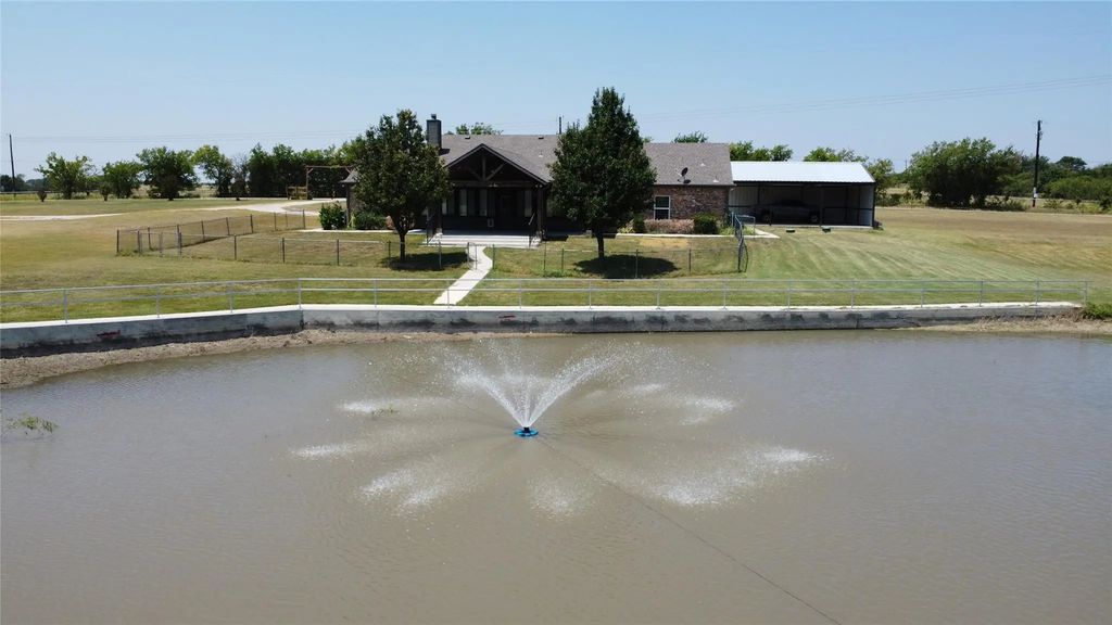 6490 Rector Road, Sanger