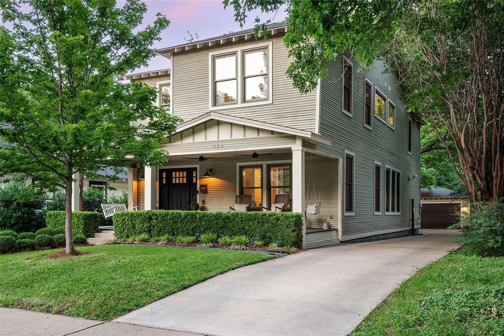 326 S Edgefield Avenue, Dallas