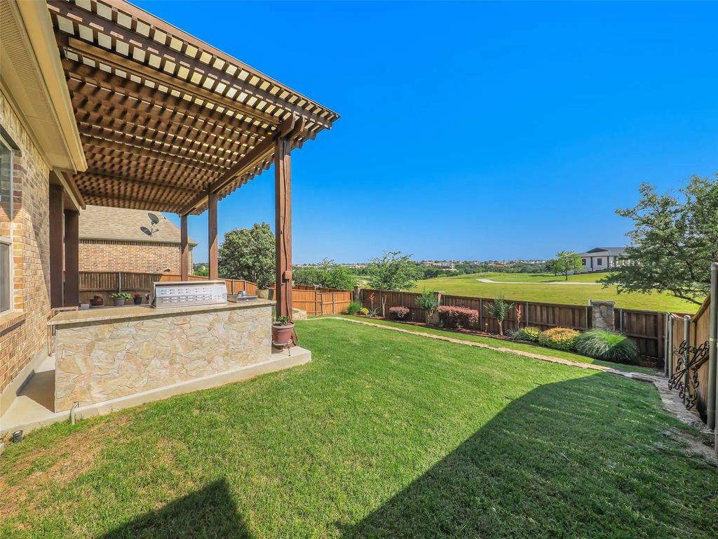 2512 Sir Alexander Lane, Lewisville