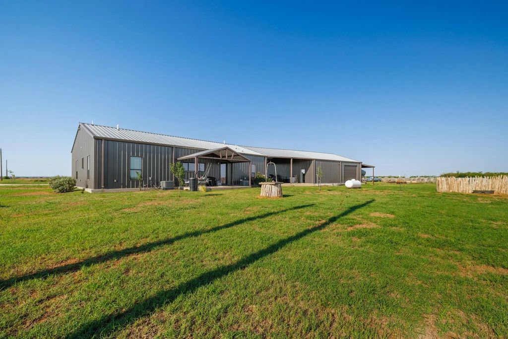 11530 County Road 140, Hamlin