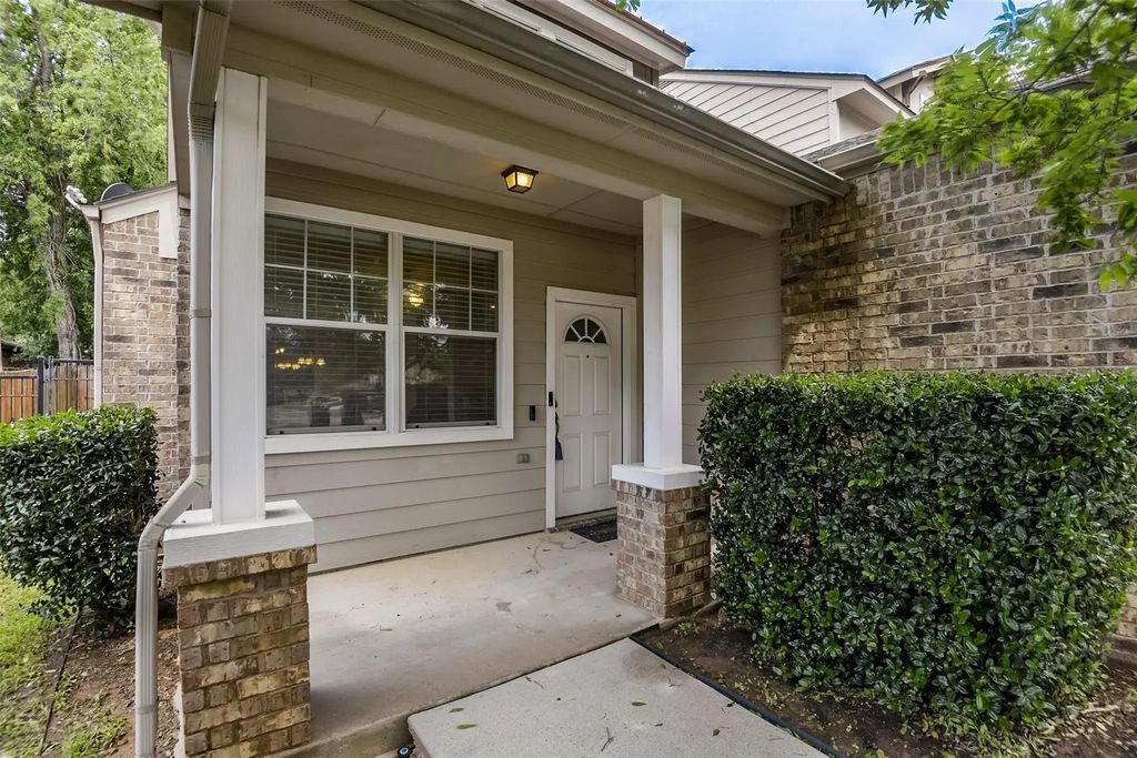 714 N Center Street, Arlington