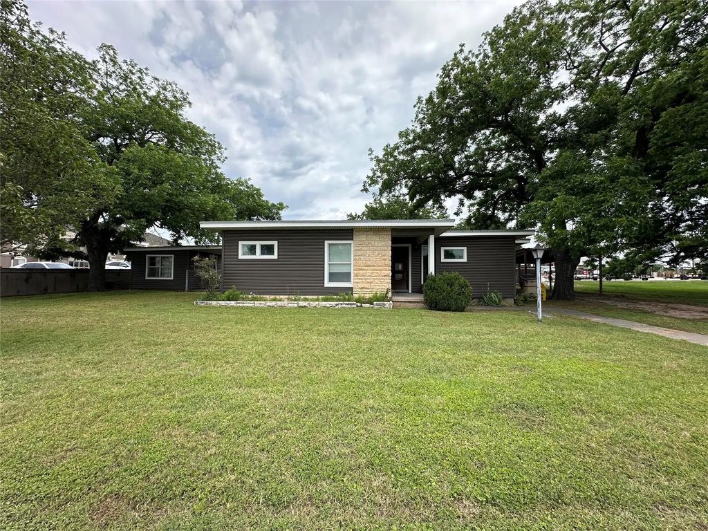 7350 Highway 67 377n, Comanche