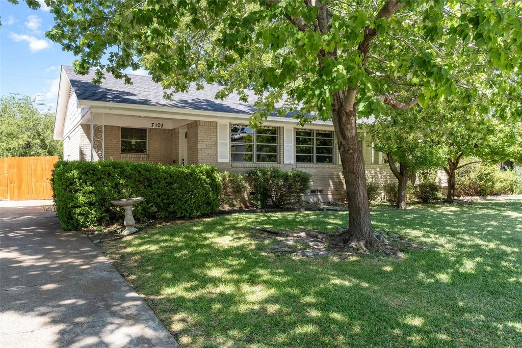 7103 Wake Forrest Drive, Dallas