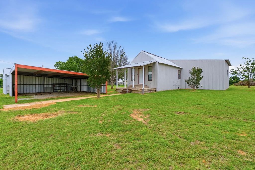 1701 Fox Road, Millsap
