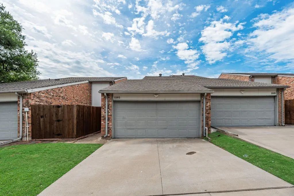 2203 Salem Drive, Carrollton