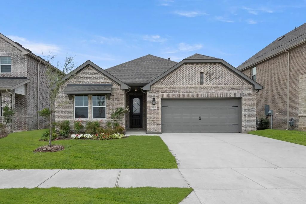 704 Tyronza Drive, Justin