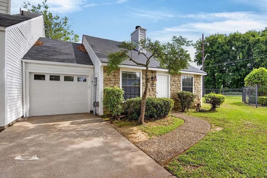 6 Chimney Stone Way, Shreveport