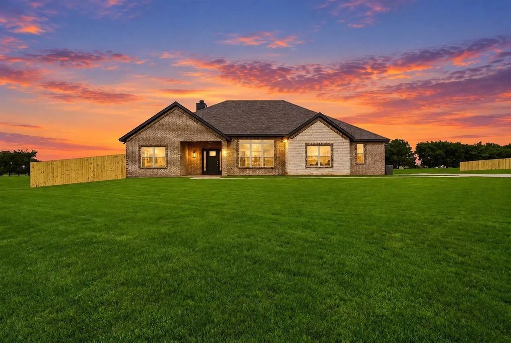 6720 County Road 302, Grandview
