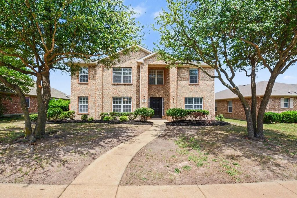 210 Trees Drive, Cedar Hill