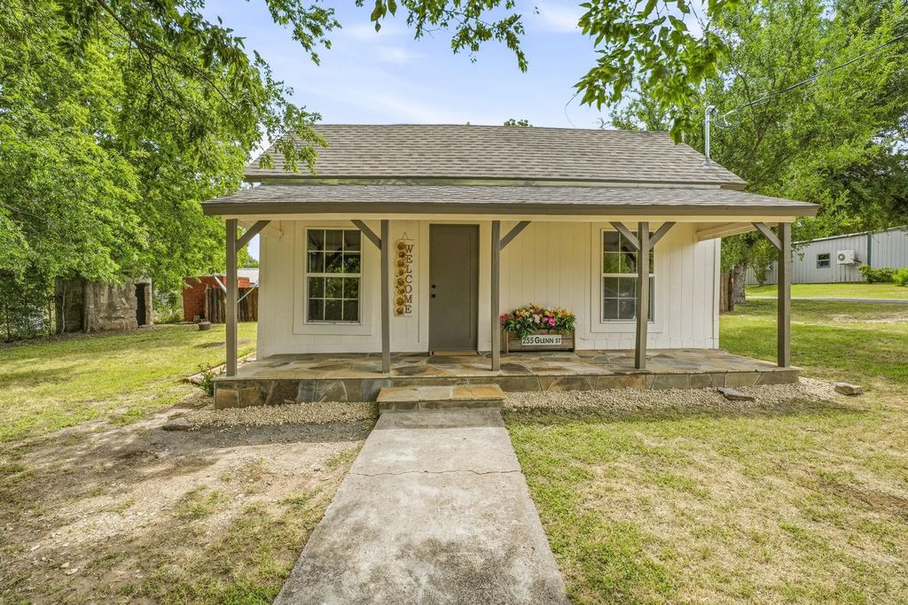 255 Glenn Street, Bluff Dale
