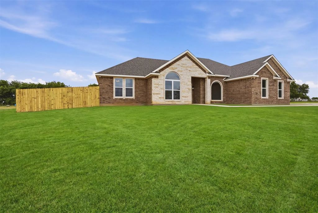 6700 County Road 302, Grandview