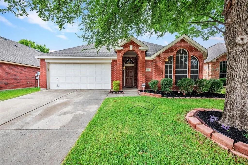 2704 Wales Drive, McKinney