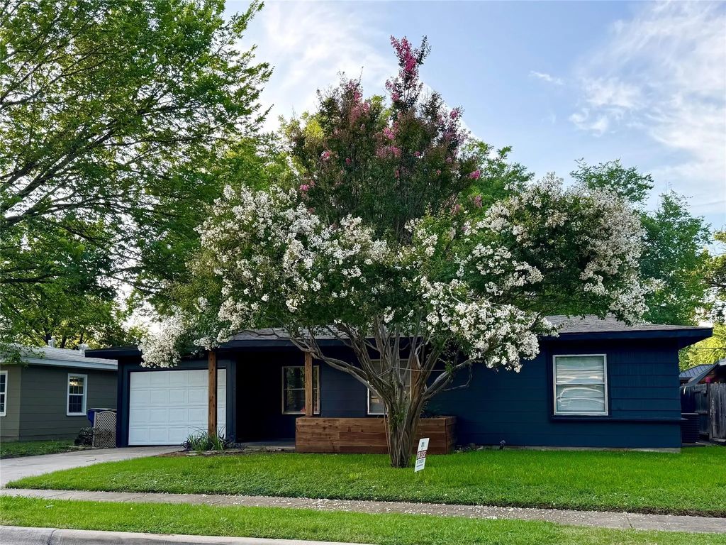 5836 Pollard Drive, Westworth Village