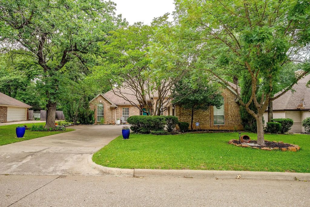2024 Spinnaker Lane, Azle