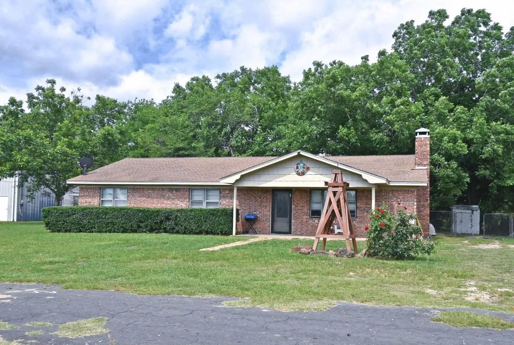 258 County Road 3199, Winnsboro