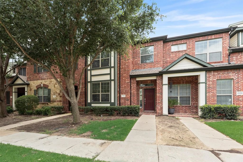 1916 Lantana Lane, Irving