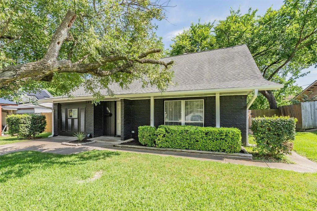 3214 Ridgeview Circle, Irving