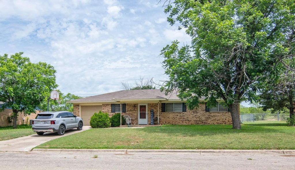 3814 Crestridge Drive, Brownwood