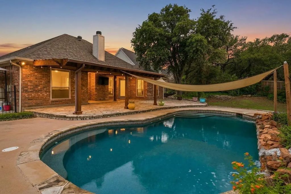 126 Spanish Oaks Trail, Glen Rose