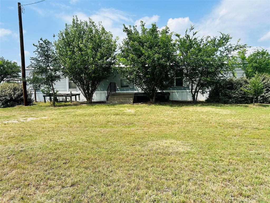 312 W Springcreek, Olney