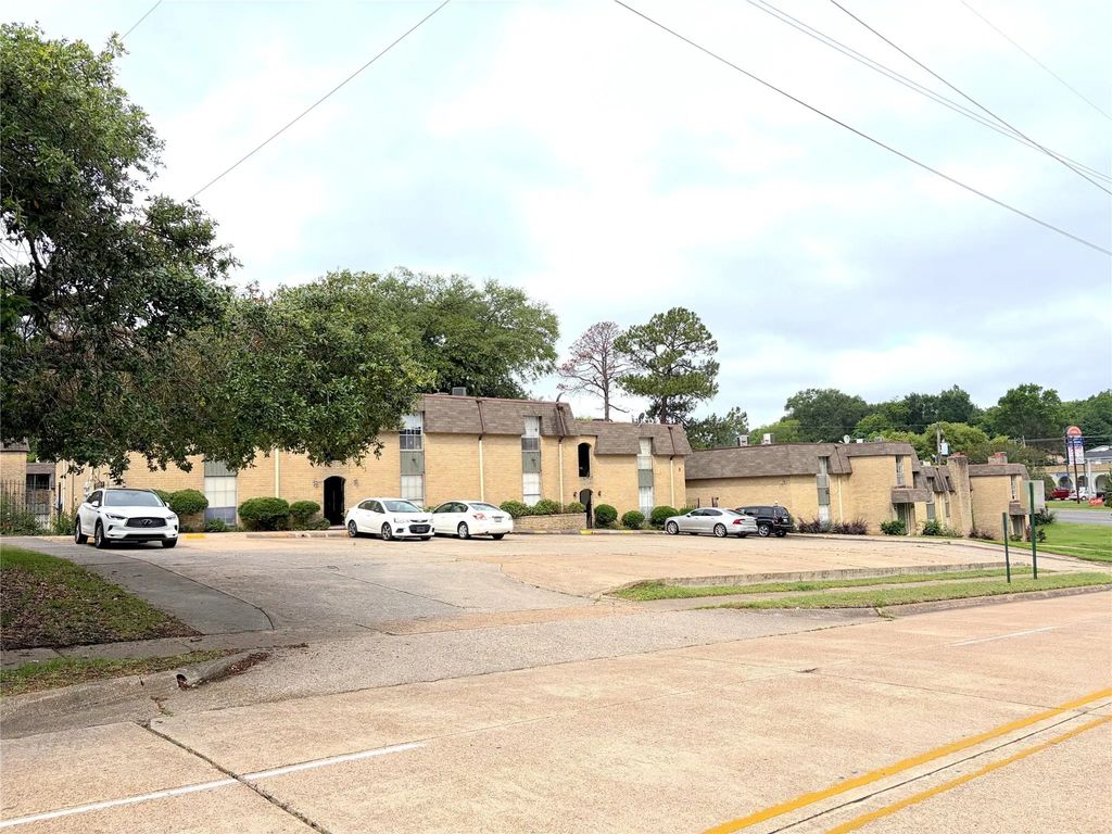 7000 Creswell Road 215, Shreveport