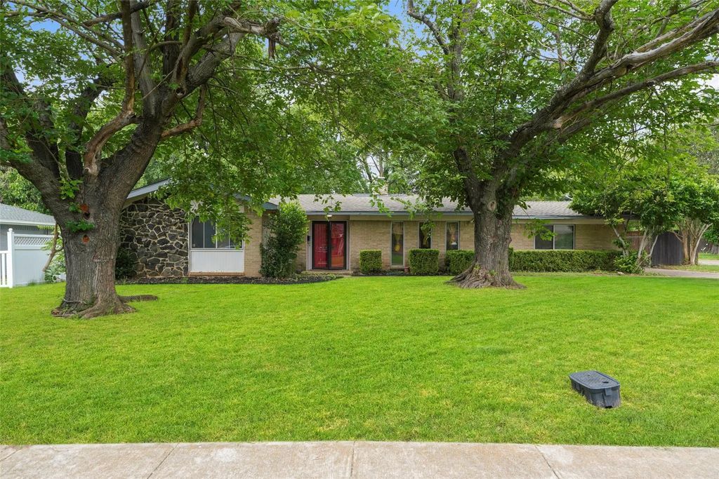 613 Misty Glen Drive, DeSoto