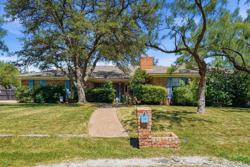 2025 Lytle Trail, Abilene