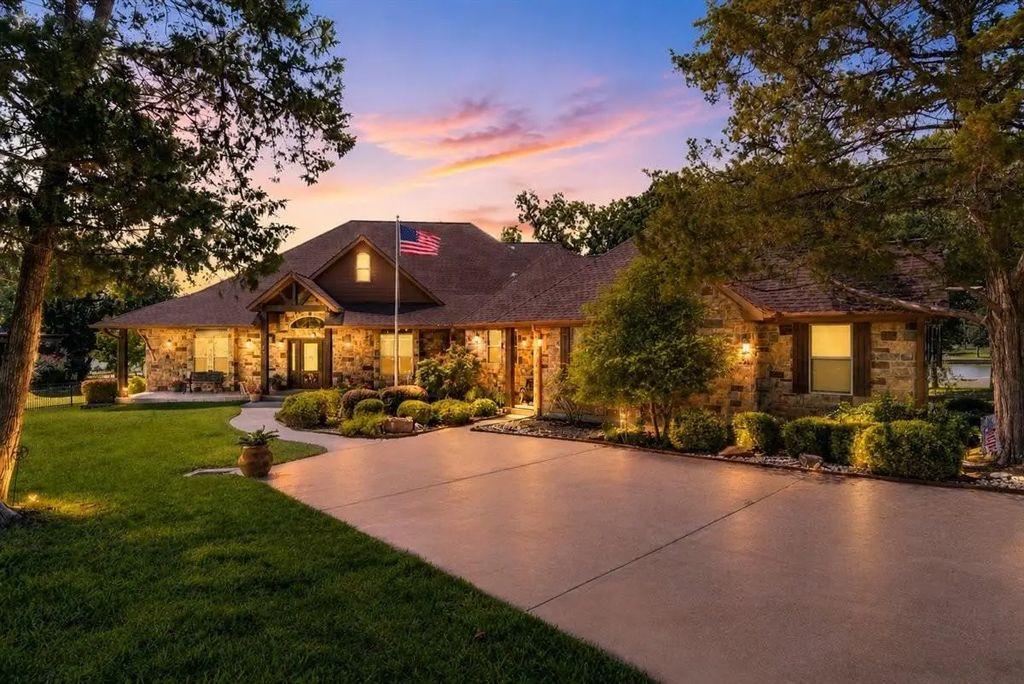 275 Jackson Circle, Kerens