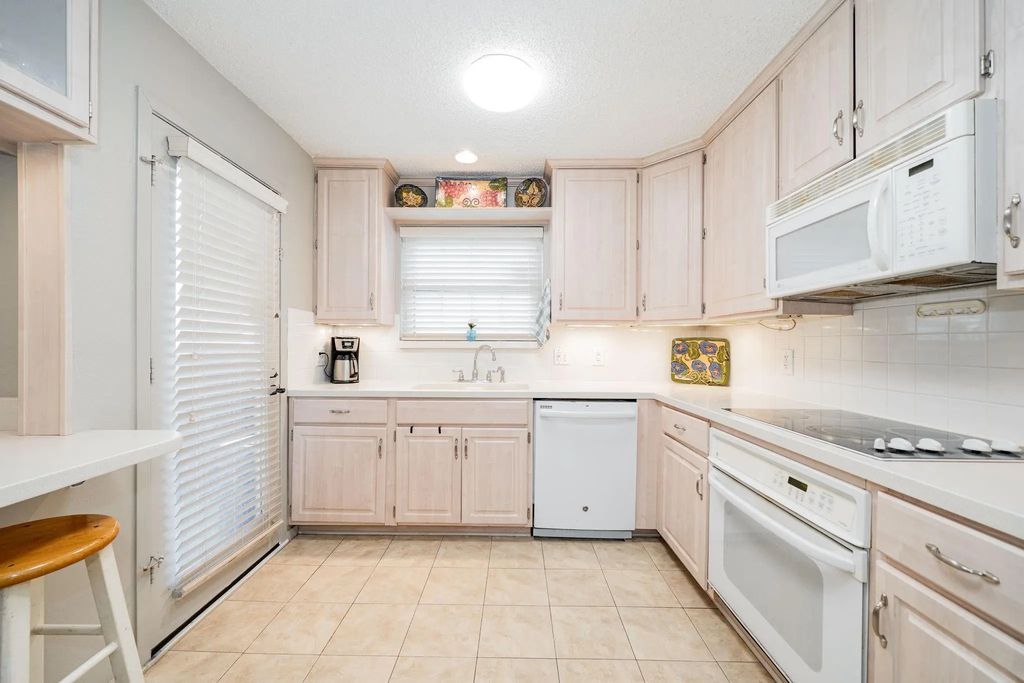 5335 Bent Tree Forest Drive 170, Dallas