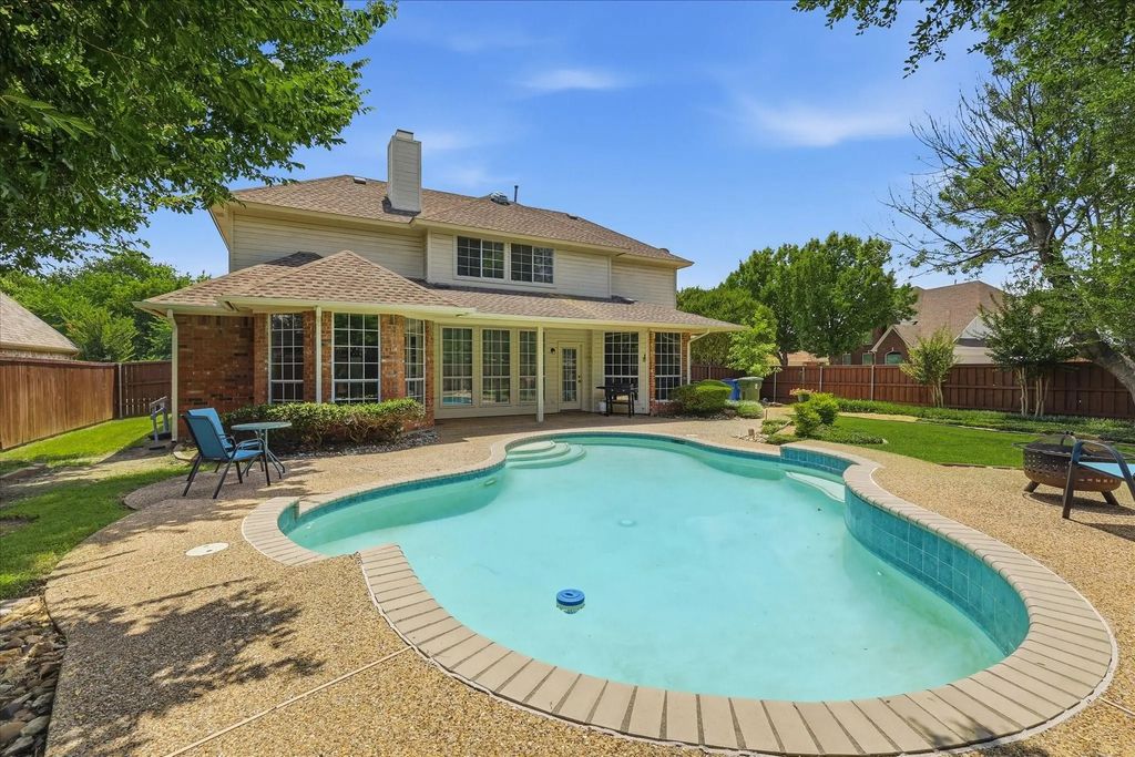 1424 Oakwood Court, Flower Mound