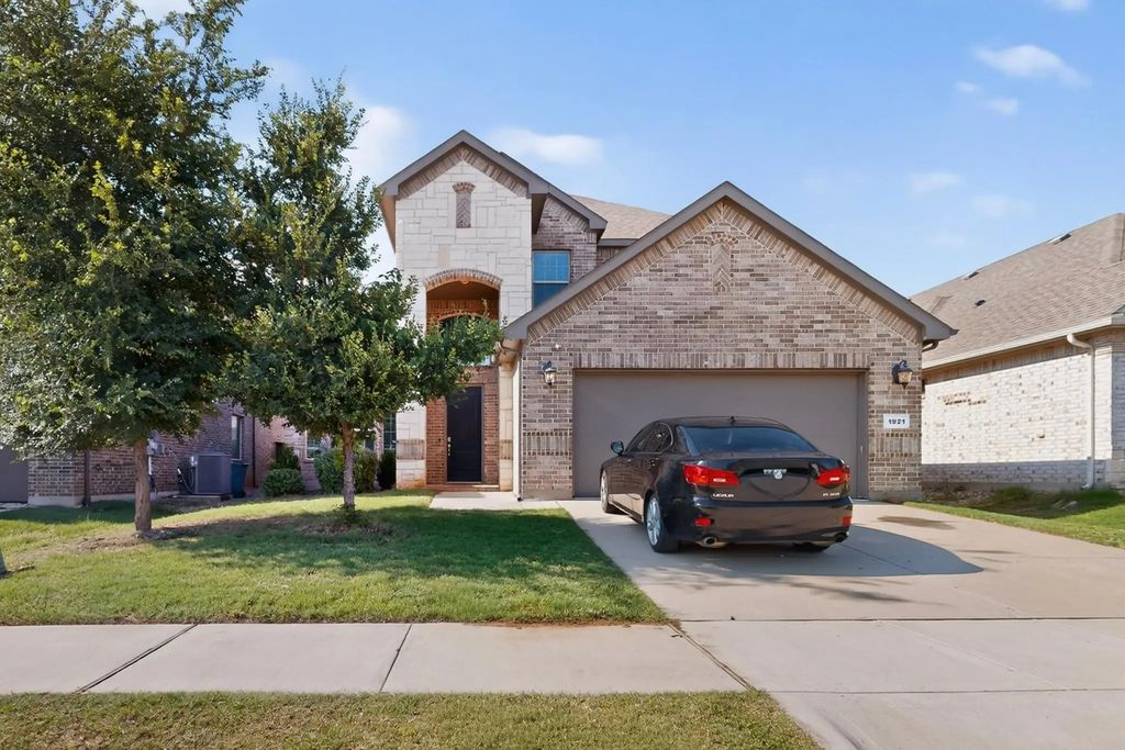 1021 Camphor Street, Hickory Creek