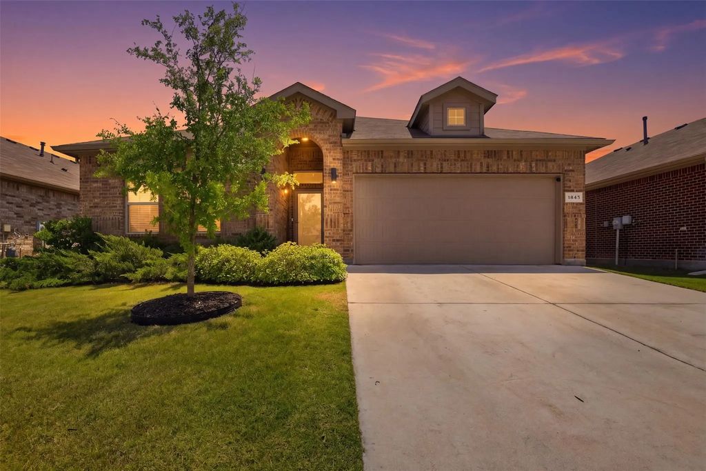 1241 Presidio Lane, Weatherford