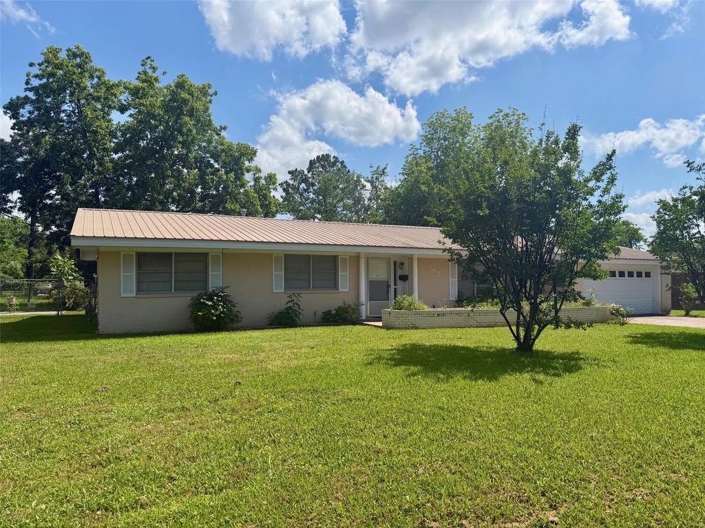 802 W 4th Street, Clarksville