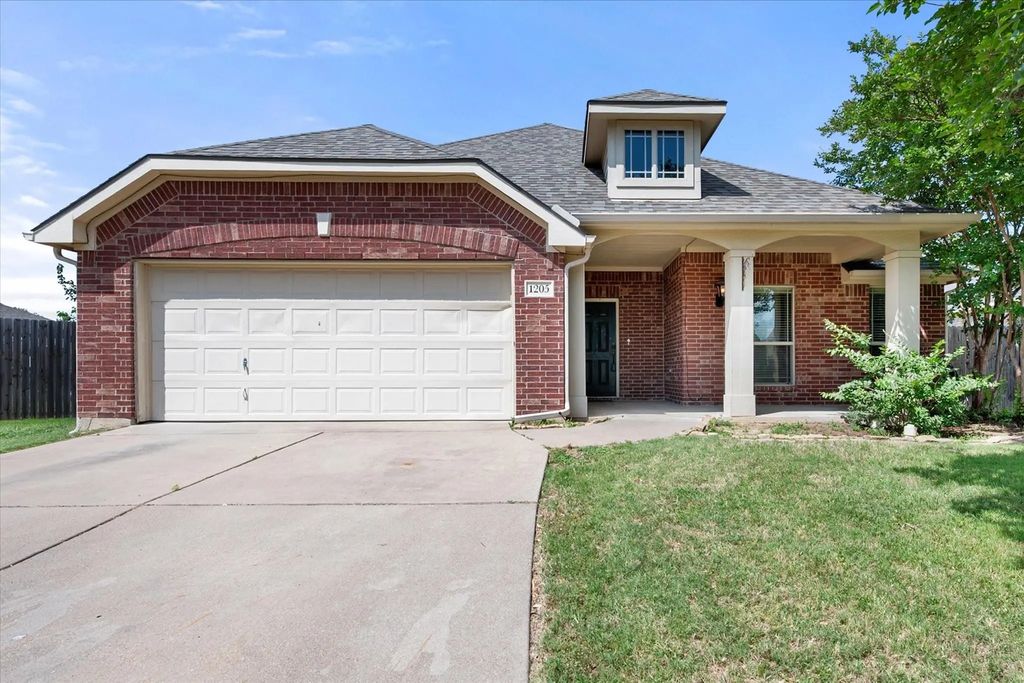 1205 Rosa Lane, Mansfield