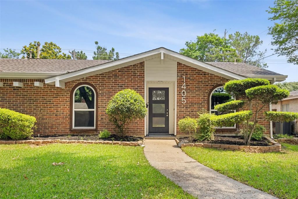 1405 Carnation Drive, Lewisville