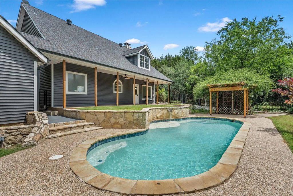 1561 Whitecrest Drive, Whitney