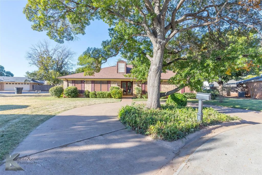 15 Pyracanthia Circle, Abilene