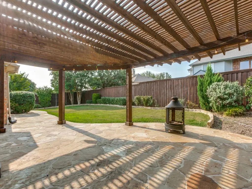 421 Shady Oaks Drive, Murphy