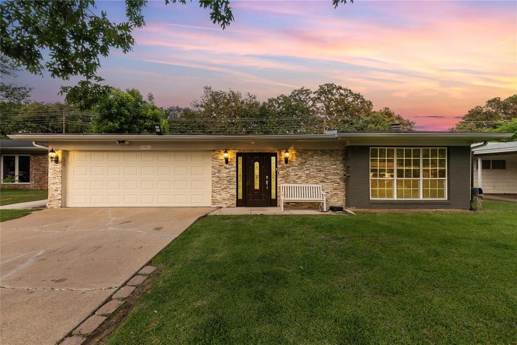 2010 William Brewster Street, Irving