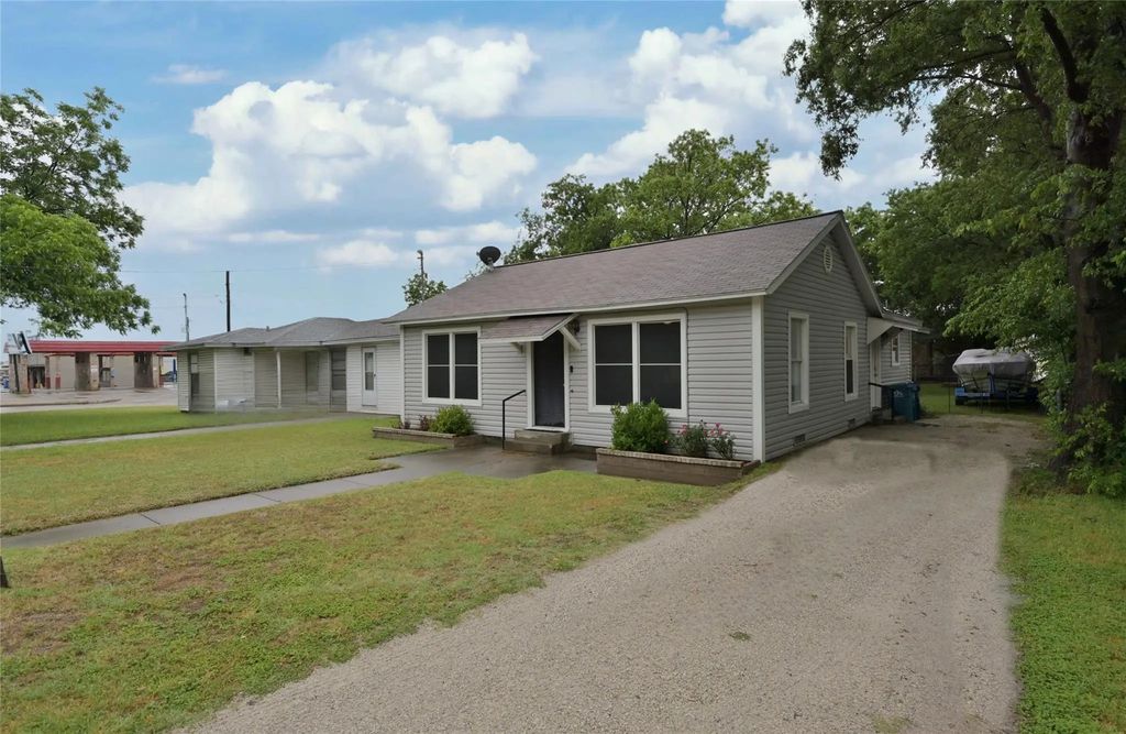 2021 Denison Street, Denton