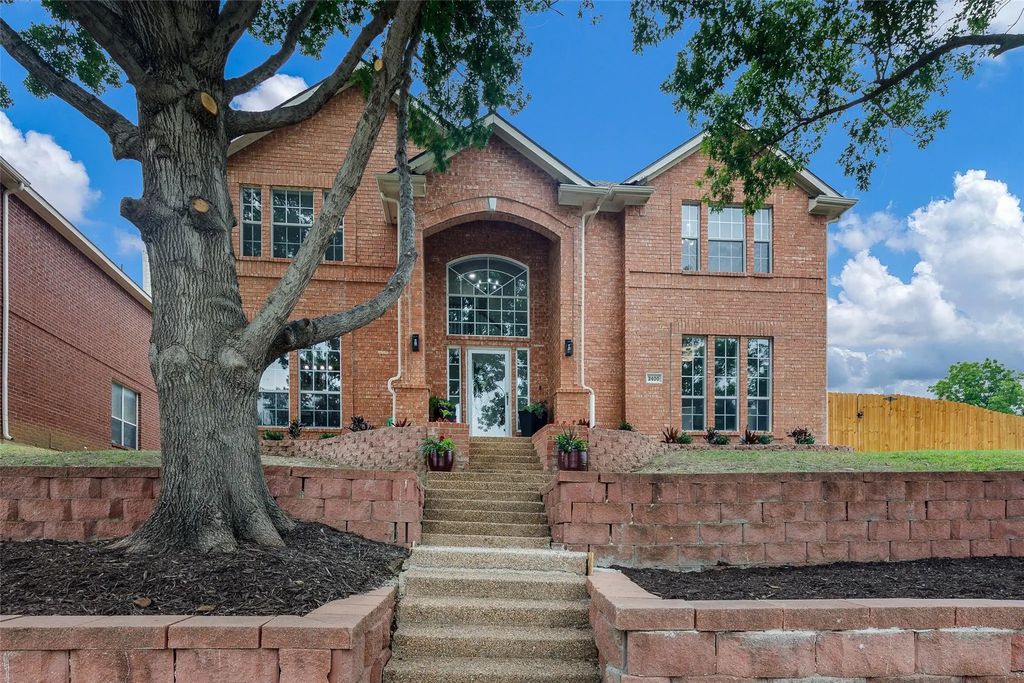 2400 Manchester Drive, Carrollton