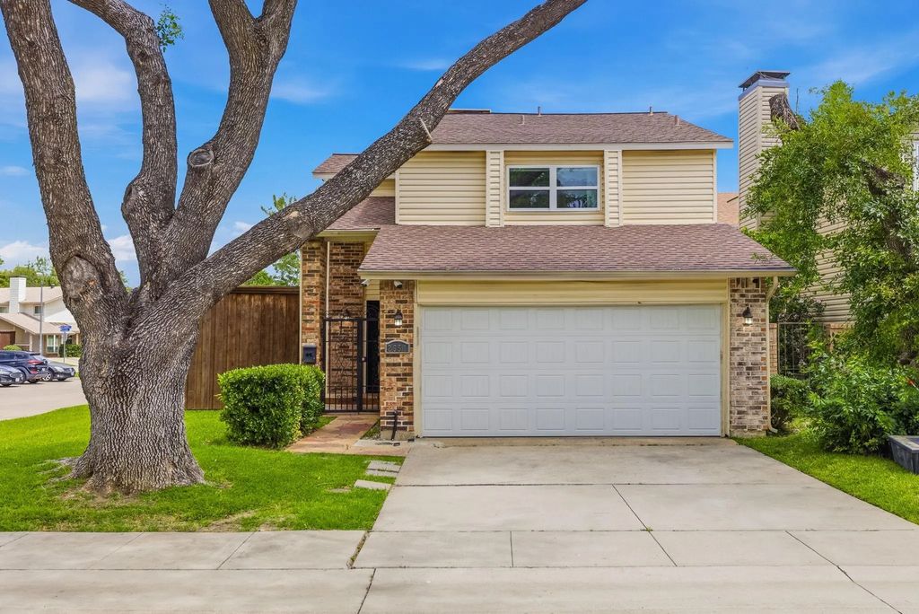 2651 Via Ventura Circle, Carrollton