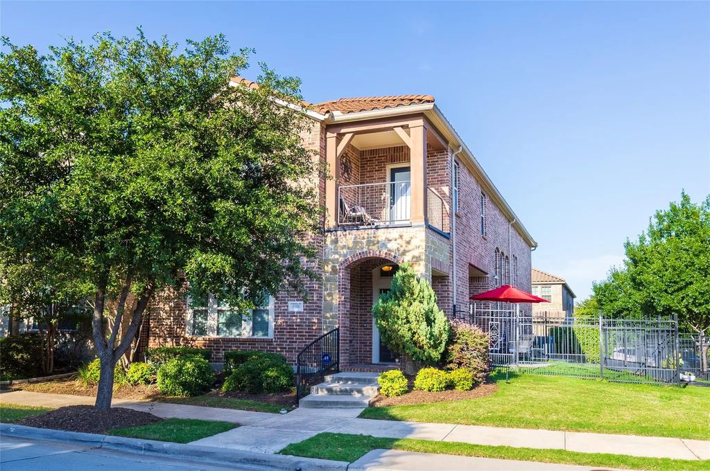 6606 Deleon Street, Irving