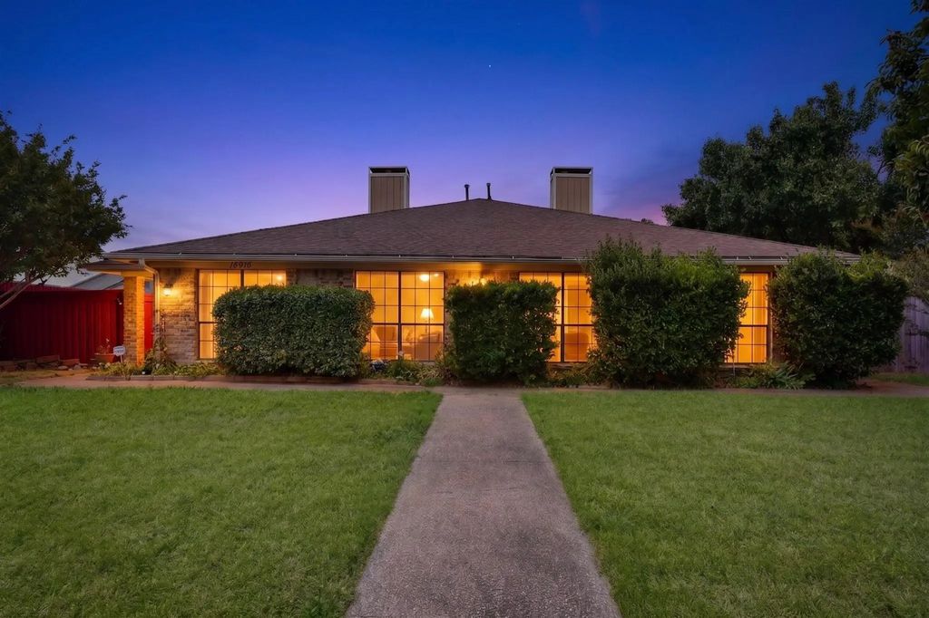 18915 Tupelo Lane, Dallas