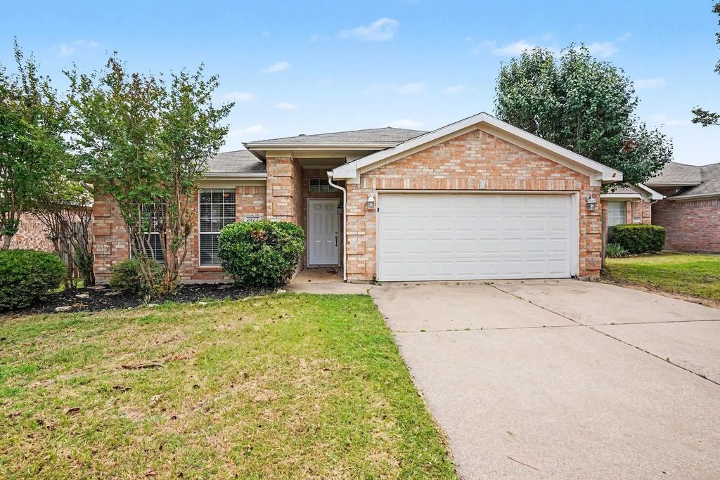 8563 Miami Springs Drive, Fort Worth