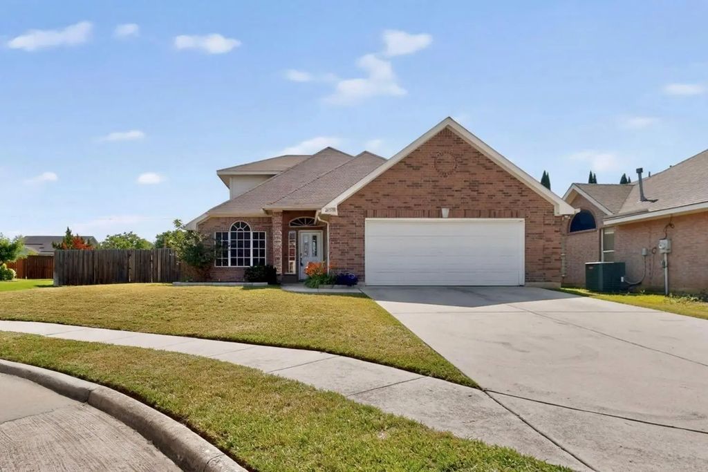 5720 Colorado Court, Haltom City
